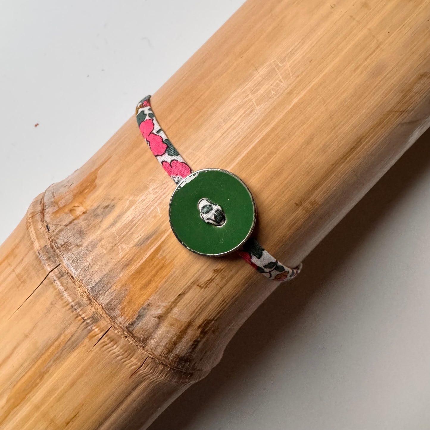 Silk bracelet Coin Green Button