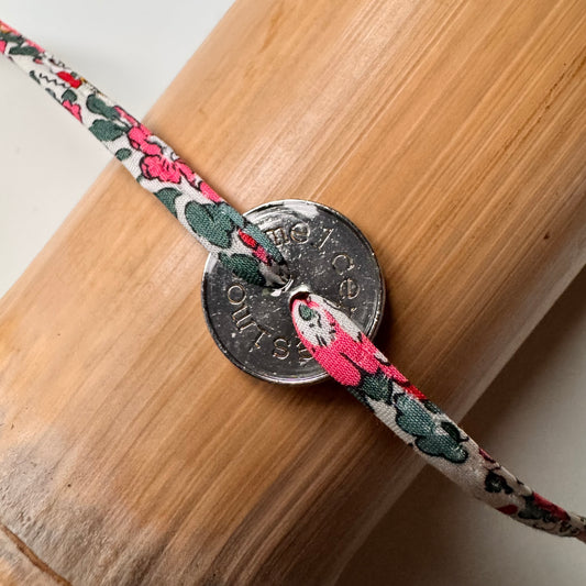 Silk bracelet Coin Green Button